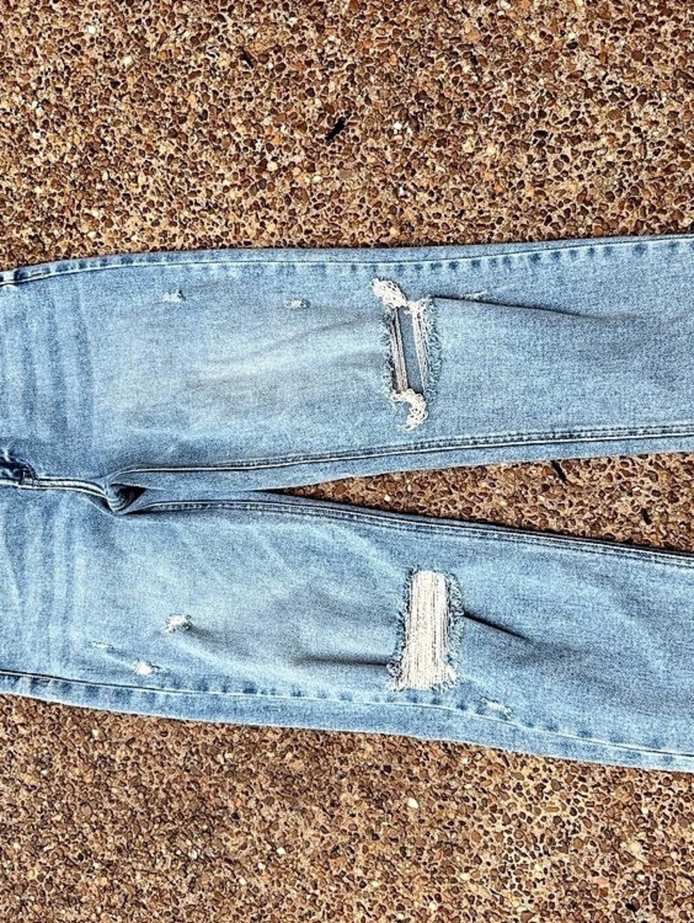 Altar’d State Distressed Straight Leg Jeans in Blue